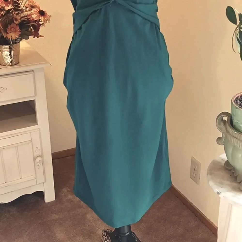 Old Navy Maternity Elegant Teal Dress. - Picture 3 of 10